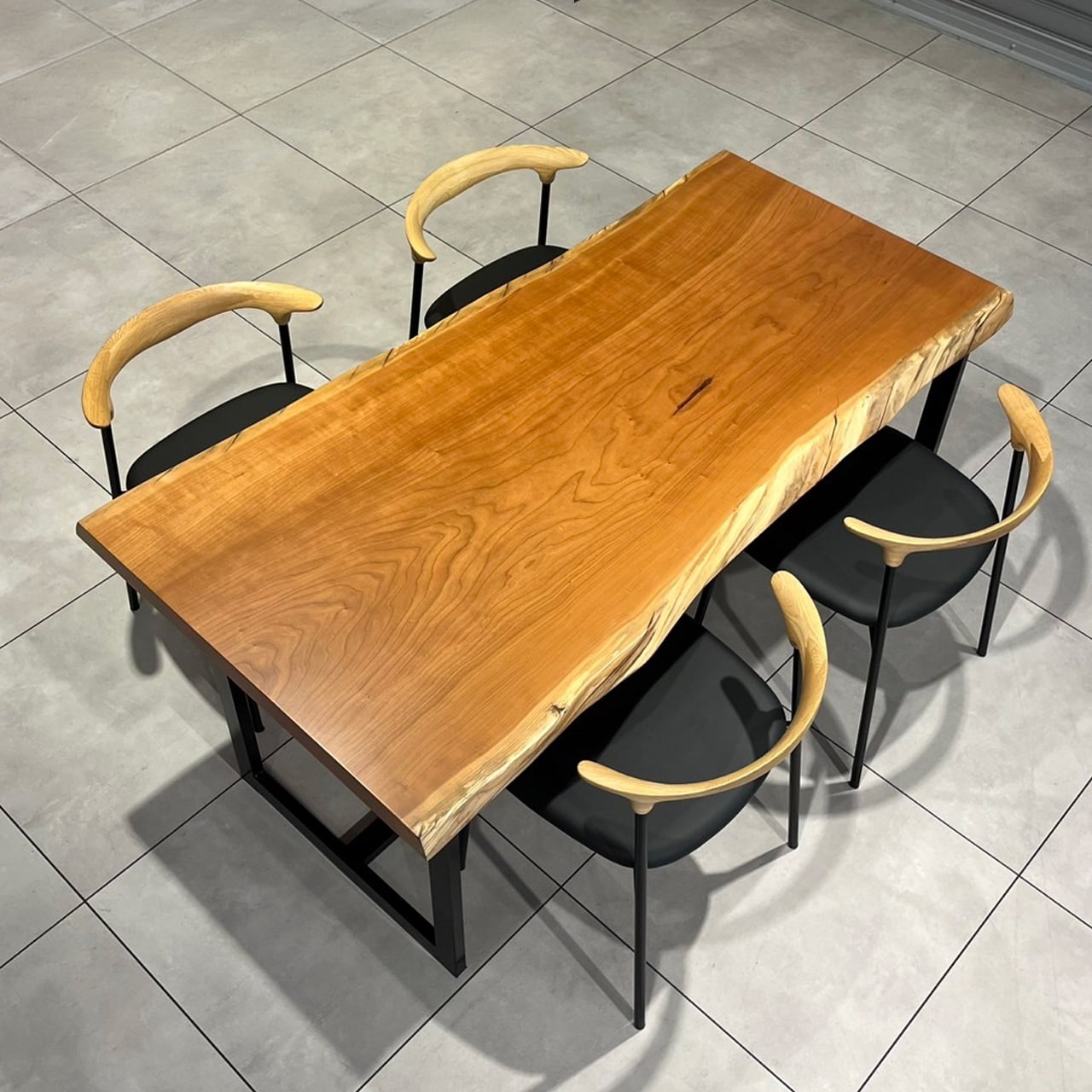 大川店　チェリー　幅160×奥行70-80.5×厚み5(cm)